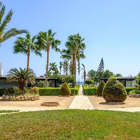 Yiallos Village * Larnaca